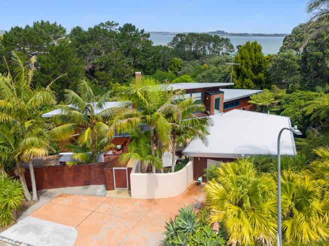 3 Ben James Drive, Hillsborough