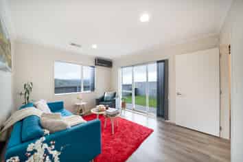 1 Saint Lucia Place, Grenada Village