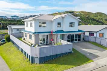 1 Saint Lucia Place, Grenada Village