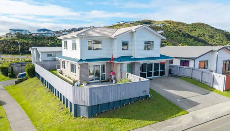 1 Saint Lucia Place, Grenada Village