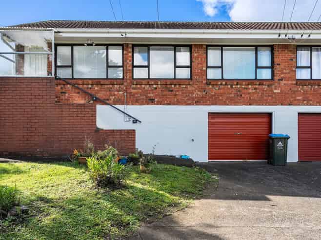 25 Church Crescent, Panmure
