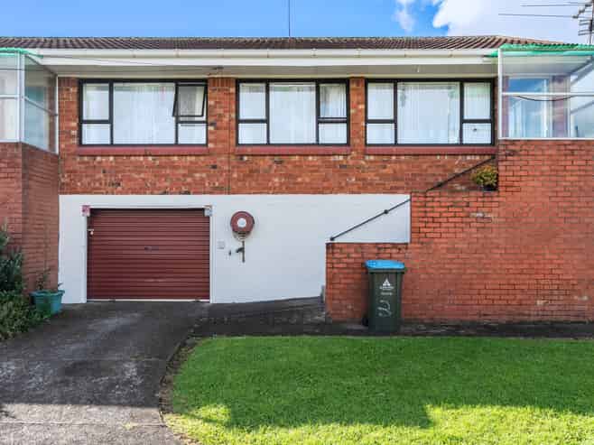 25 Church Crescent, Panmure