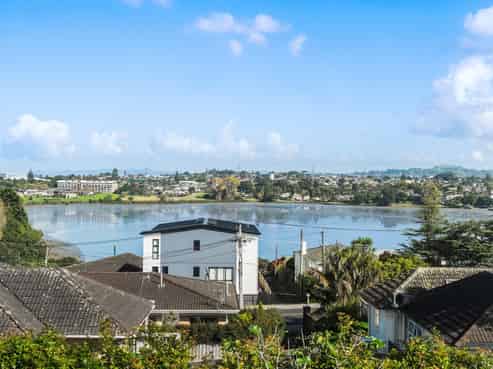 25 Church Crescent, Panmure