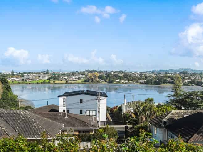 25 Church Crescent, Panmure
