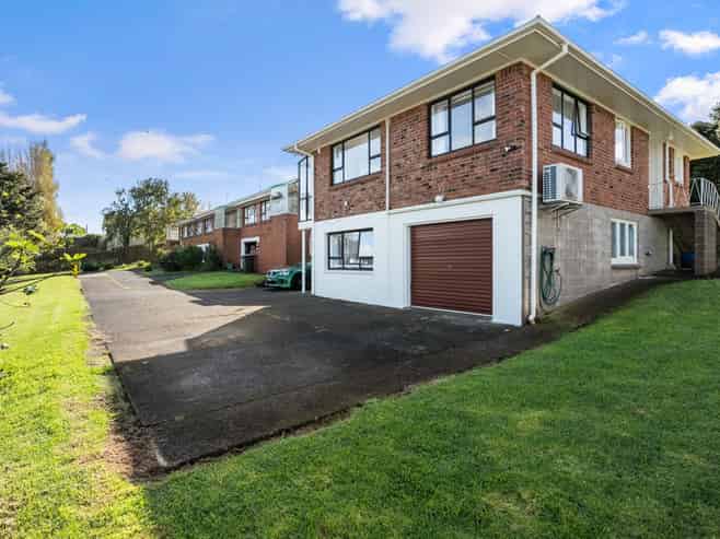 25 Church Crescent, Panmure