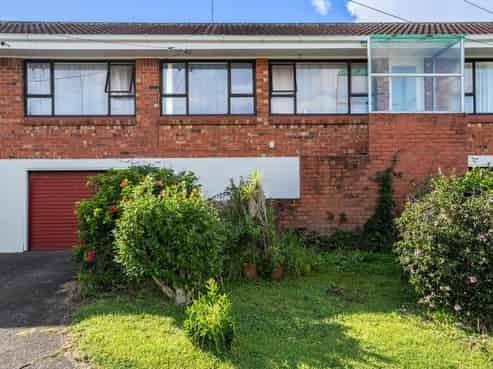 25 Church Crescent, Panmure