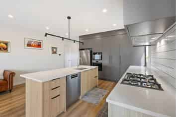 12 Korowhiti Road, Clarks Beach