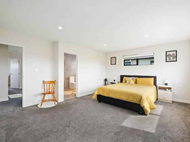 12 Korowhiti Road, Clarks Beach