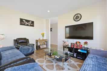 12 Korowhiti Road, Clarks Beach