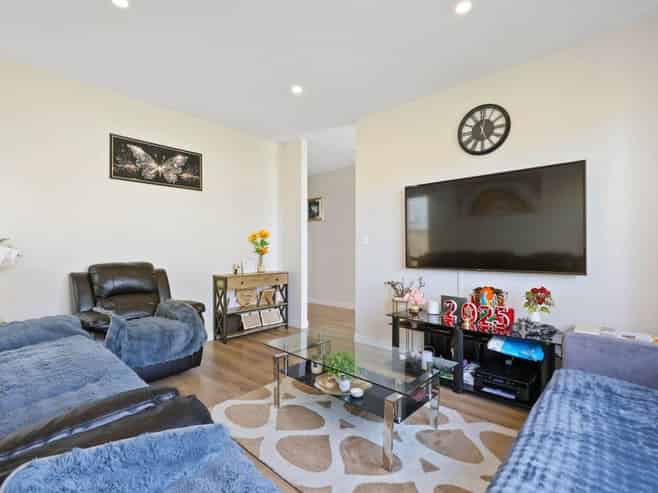 12 Korowhiti Road, Clarks Beach