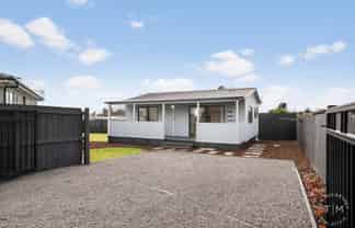 11 Darnell Crescent, Clover Park