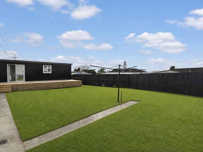 11 Darnell Crescent, Clover Park