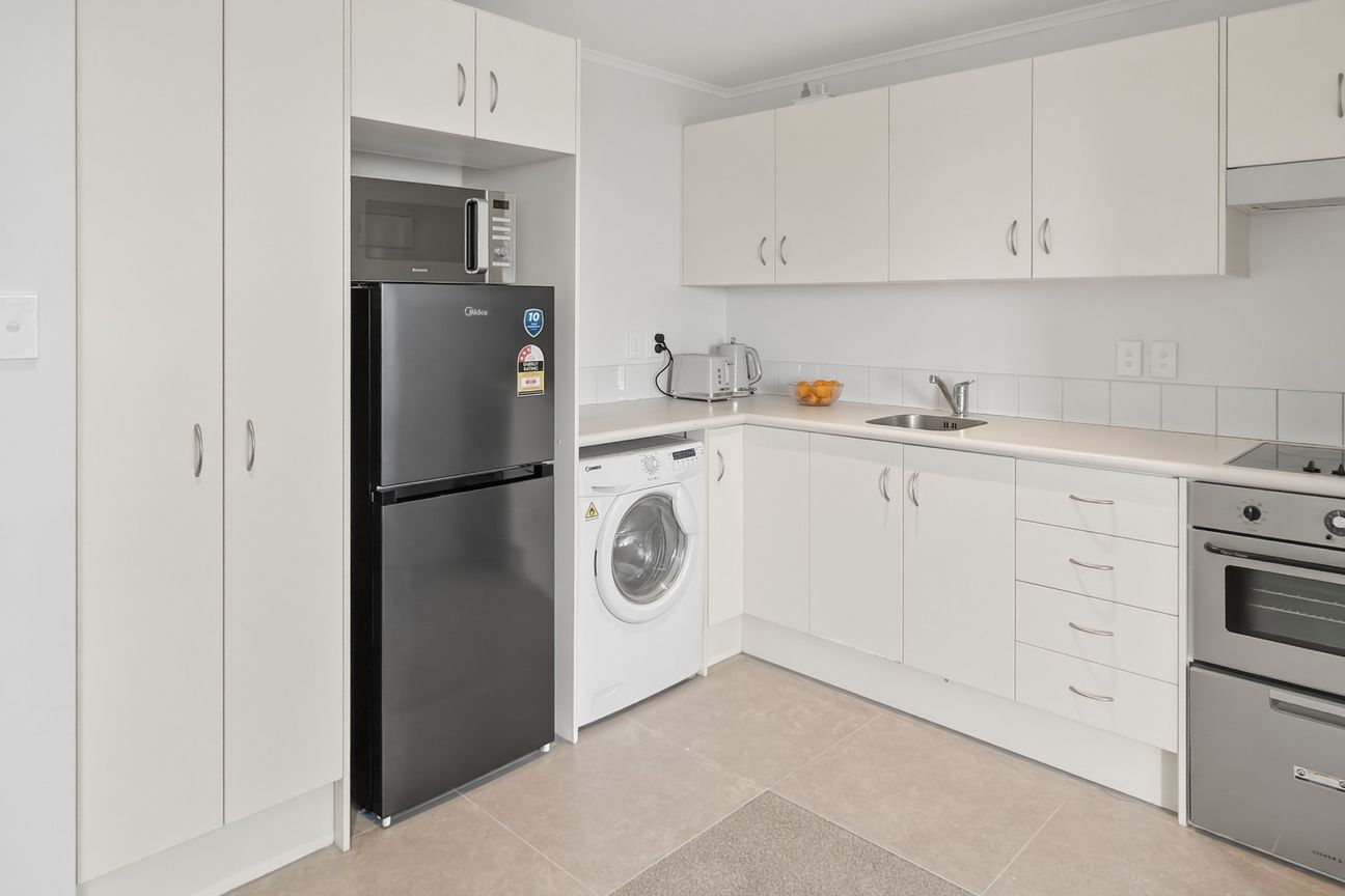 Furnished Apartment with Pool Views & Secure Parking - Widok 4