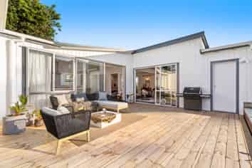 640 Whangaparaoa Road, Stanmore Bay