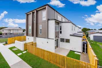 2/36 Halsey Road, Manurewa