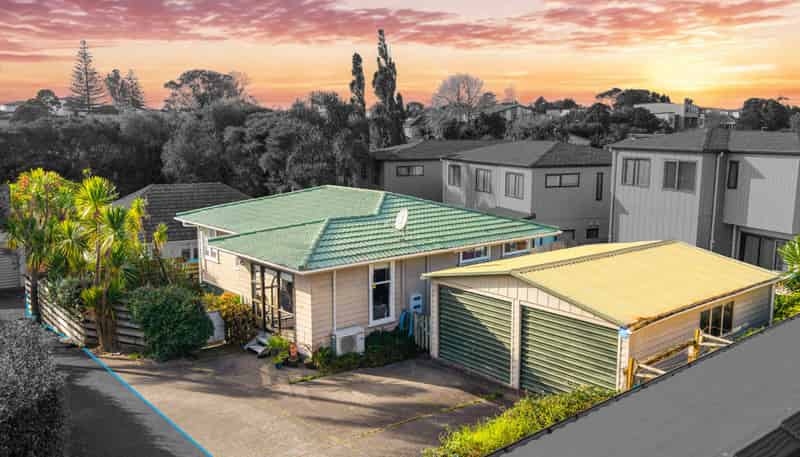 1A Glenford Lane, Te Atatu Peninsula