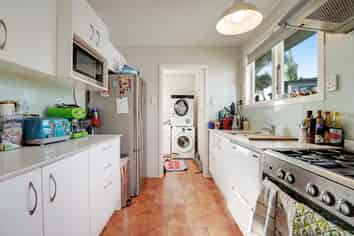 1A Glenford Lane, Te Atatu Peninsula
