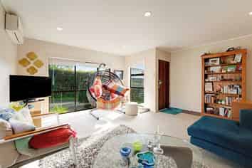 1A Glenford Lane, Te Atatu Peninsula
