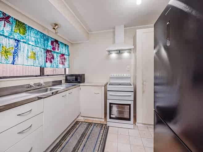 2/187 Buckland Road, Mangere East