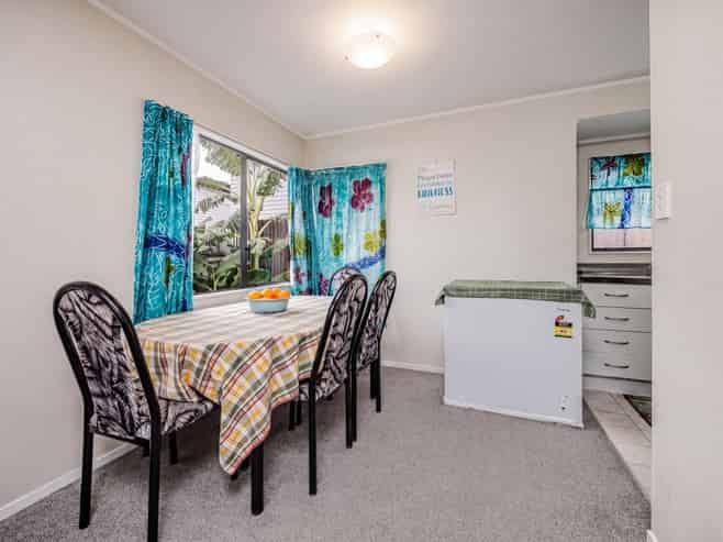 2/187 Buckland Road, Mangere East