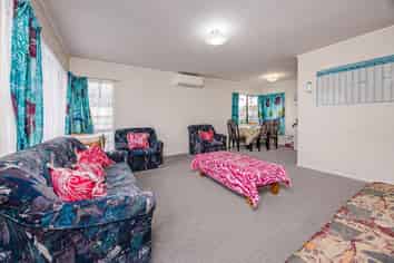 2/187 Buckland Road, Mangere East