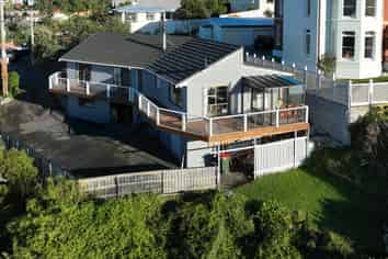 24 Coney Hill Road, Saint Clair