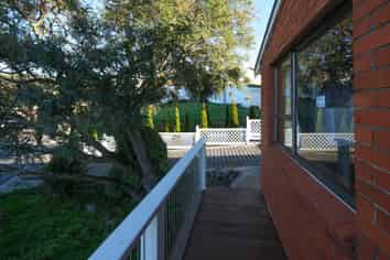 24 Coney Hill Road, Saint Clair