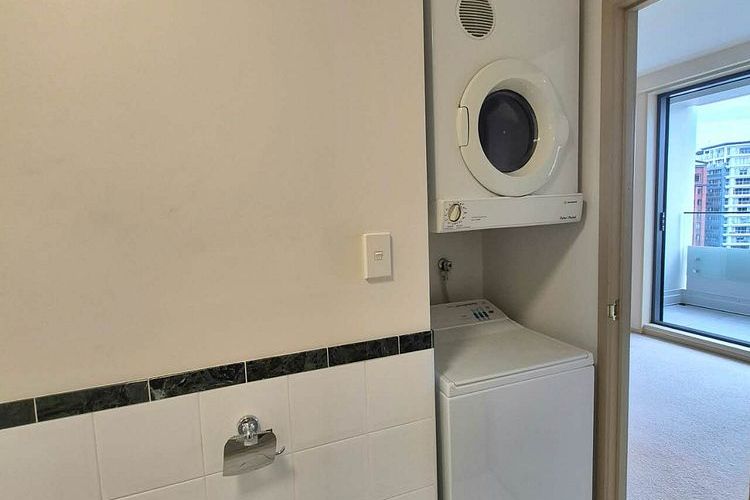 CBD Heritage Apartment with Balcony - Fler
