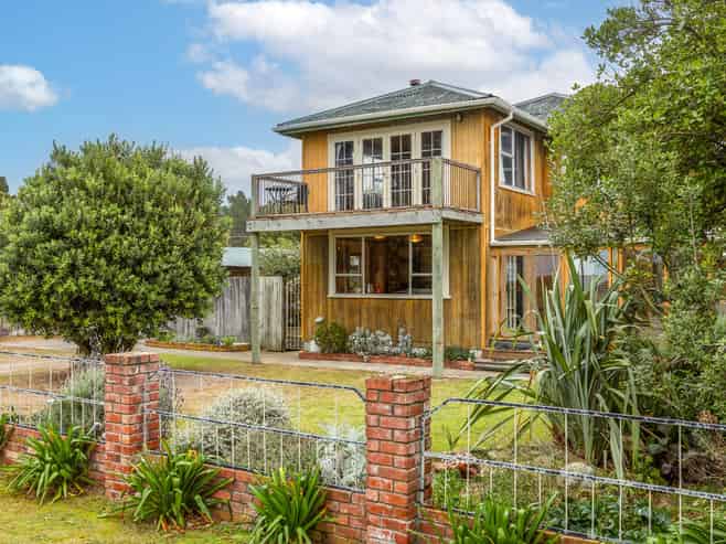 6 Chamberlain Avenue, Amberley