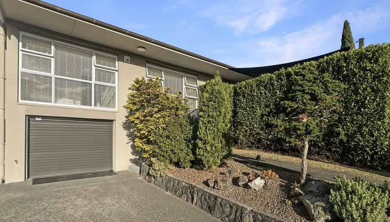 2/24 Clifton Road, Takapuna