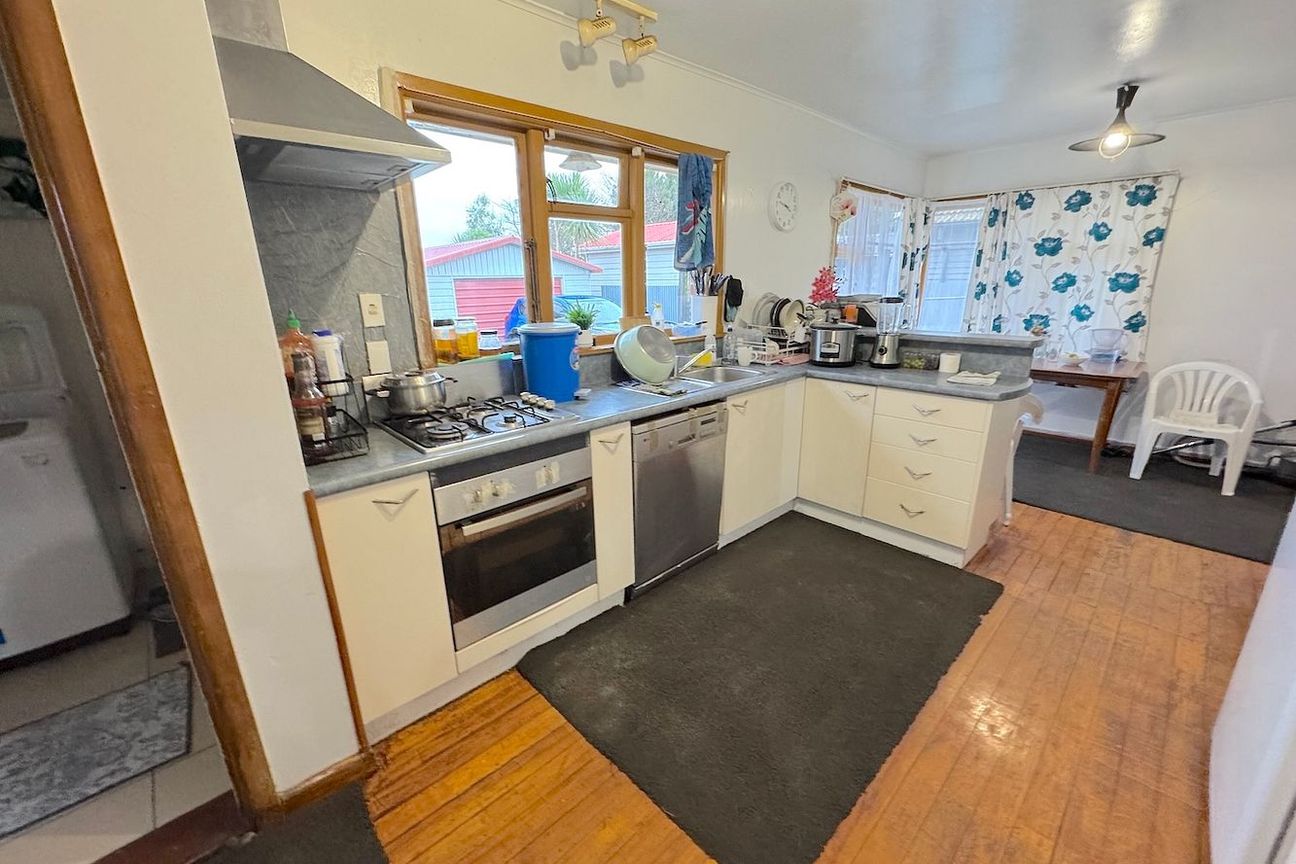 A home with great outdoor space, close to schools - Aanzicht 3
