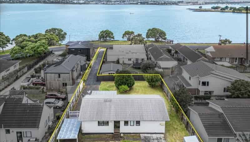 57A Kiwi Esplanade, Mangere Bridge