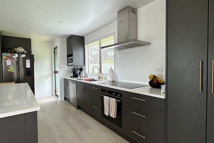 Freshly Renovated Home – Modern, Bright & Move-In - Widok 2