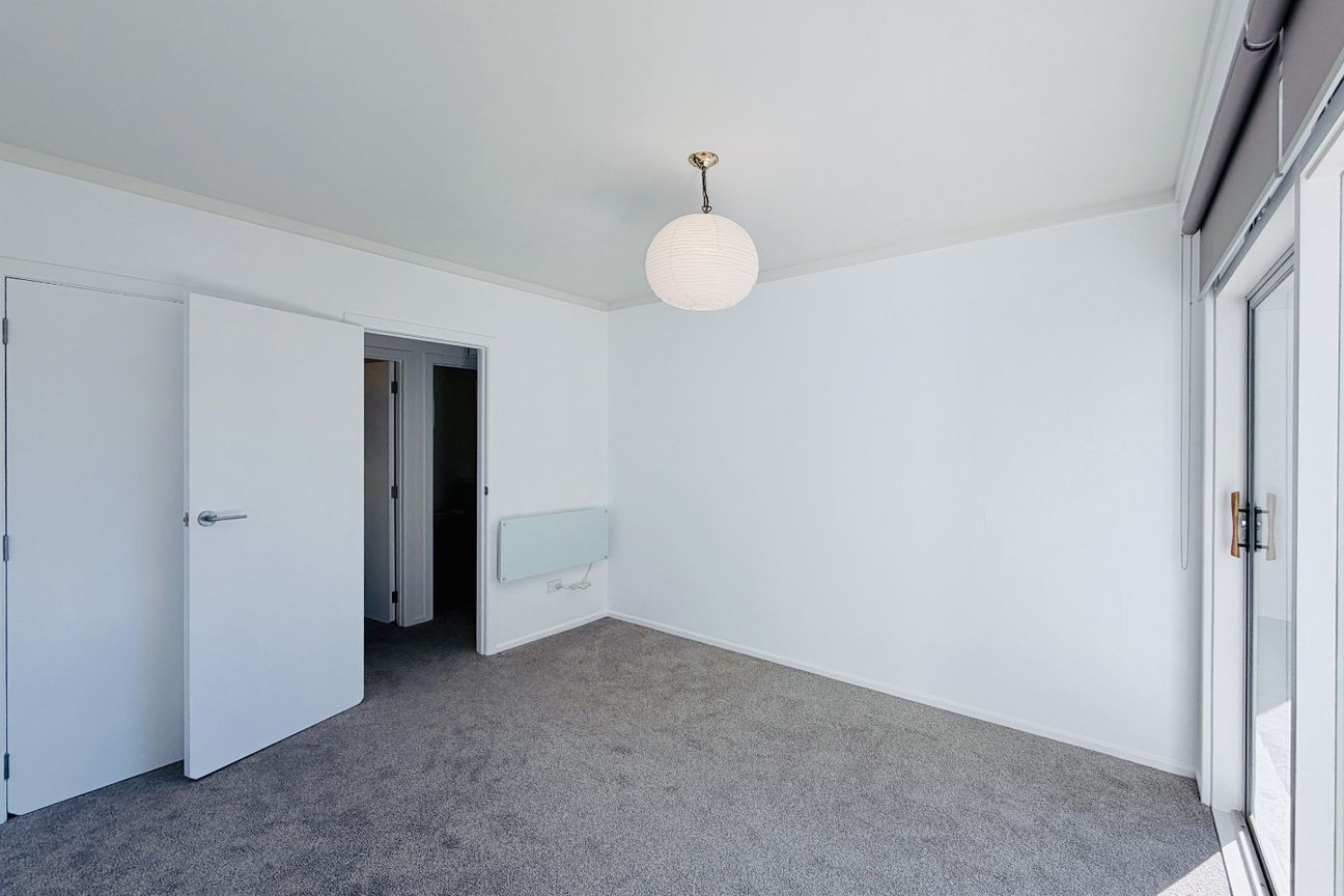 Newly Renovated  Brand New Kitchen & Bathroom  Prime Mount Albert Location - Ansicht 4
