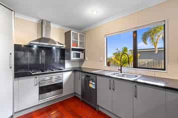 74 Rising Parade, Albany