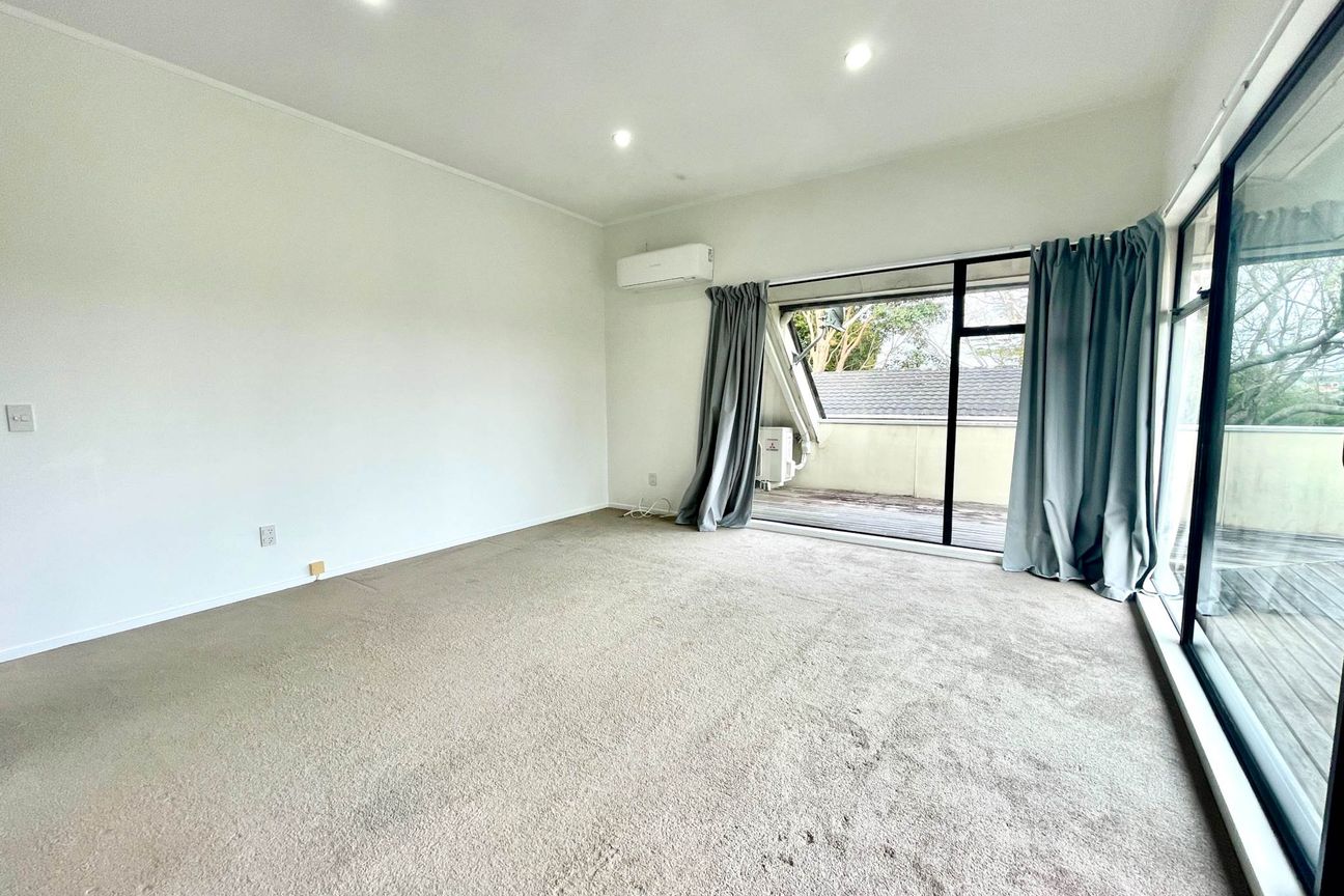 North-Facing 3-Bedroom Unit above the Abbotts ... – pohled 2
