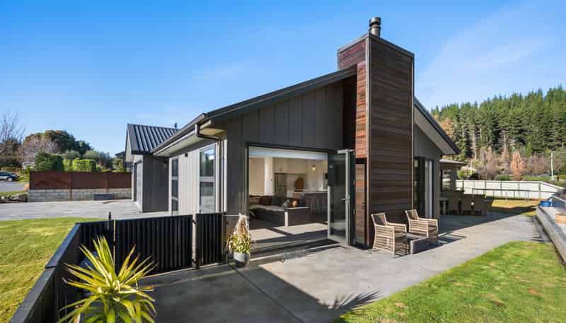 10 Alice Burn Drive, Luggate