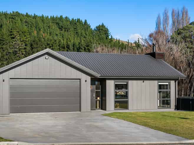 10 Alice Burn Drive, Luggate