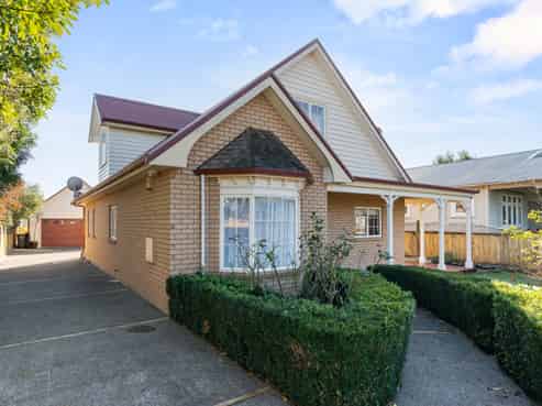 39 Sackville Street, Martinborough