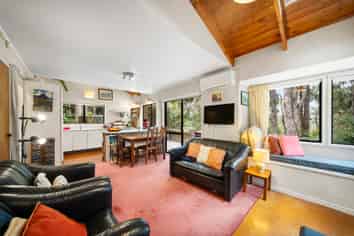 18 Tawini Road, Titirangi