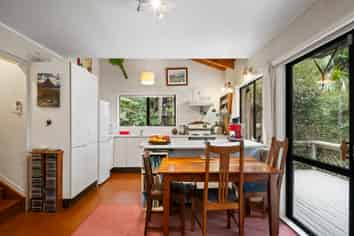 18 Tawini Road, Titirangi