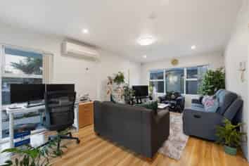 66 Sunlands Drive, Manurewa