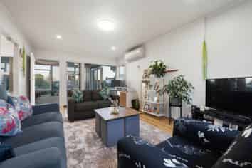 66 Sunlands Drive, Manurewa