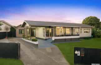 66 Sunlands Drive, Manurewa
