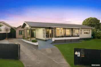 66 Sunlands Drive, Manurewa