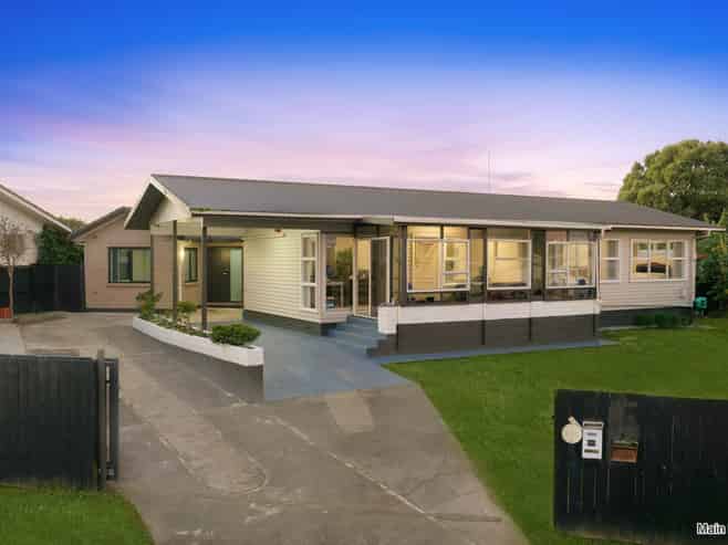 66 Sunlands Drive, Manurewa