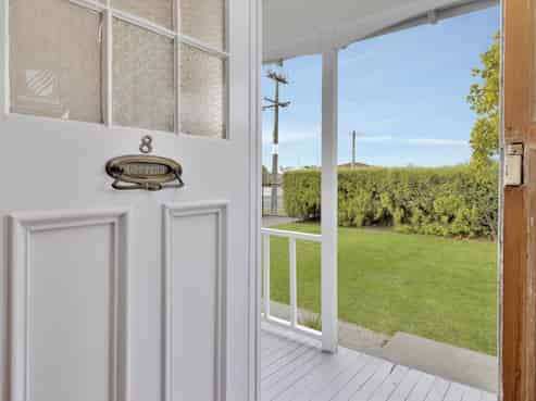 8 Garrison Street, Carterton