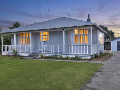 8 Garrison Street, Carterton