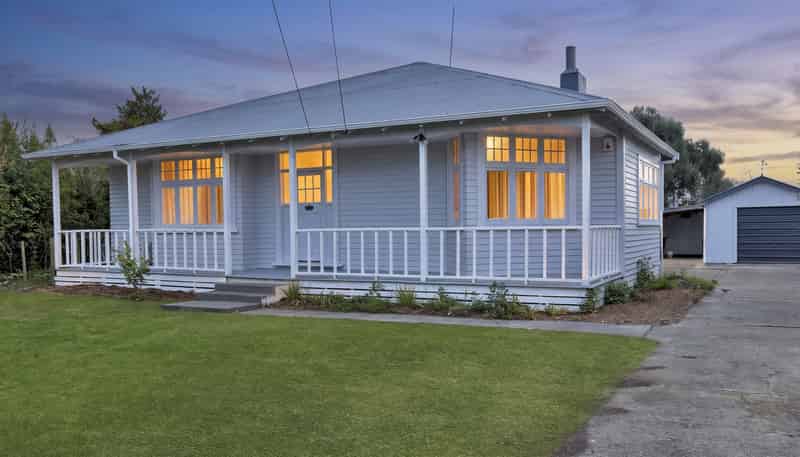 8 Garrison Street, Carterton
