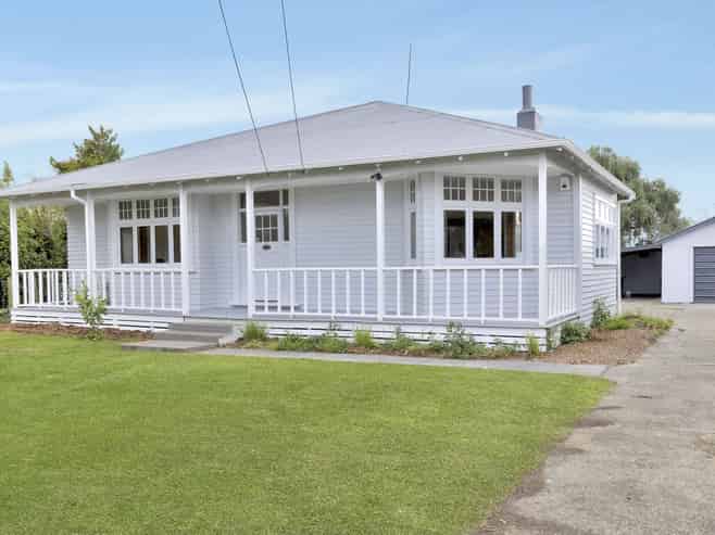 8 Garrison Street, Carterton
